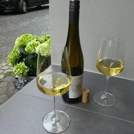 Rathausplatz Nr. 9 * Uerzig